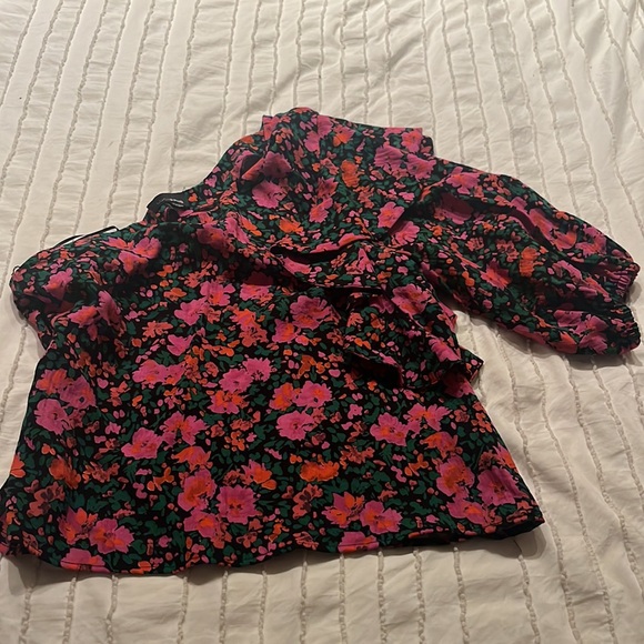 Floral Ruffle One Shoulder Top - Picture 4 of 5